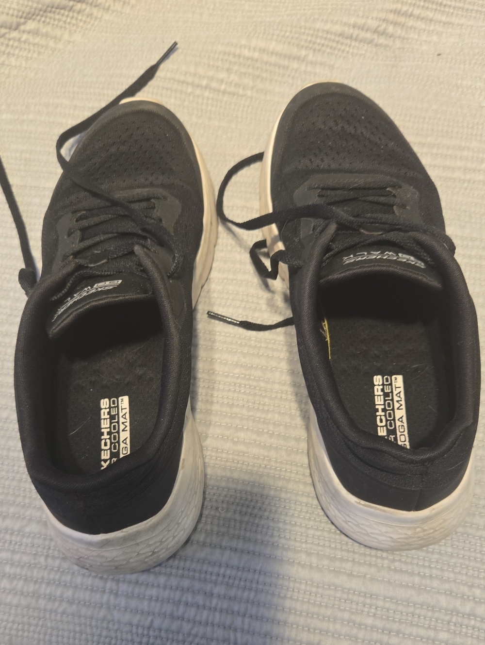 Skechers Slip-In Men Or Womans Black Athletic Sneakers with White Sole